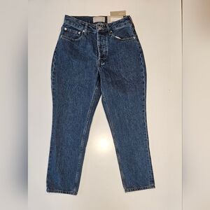 EVERLANE The Curvy 90's Cheeky Straight Jeans!